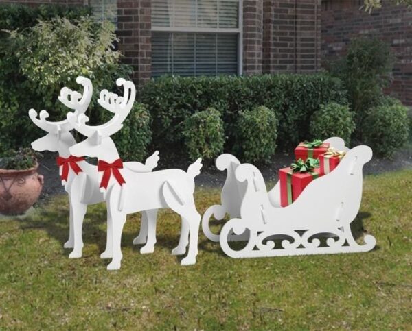 Ensemble de décorations d'extérieur en forme de renne et traîneau de Noël. Célébrez la véritable signification de Noël avec cette magnifique décoration en PVC.